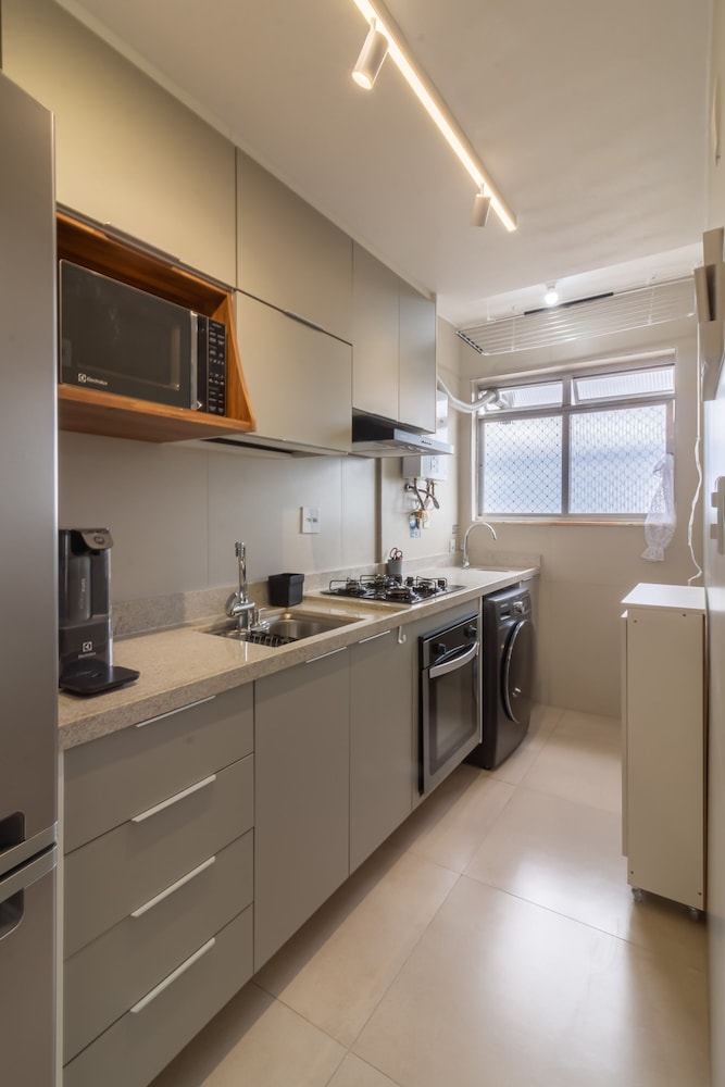 Your Complete Retreat in Barra da Tijuca Av702