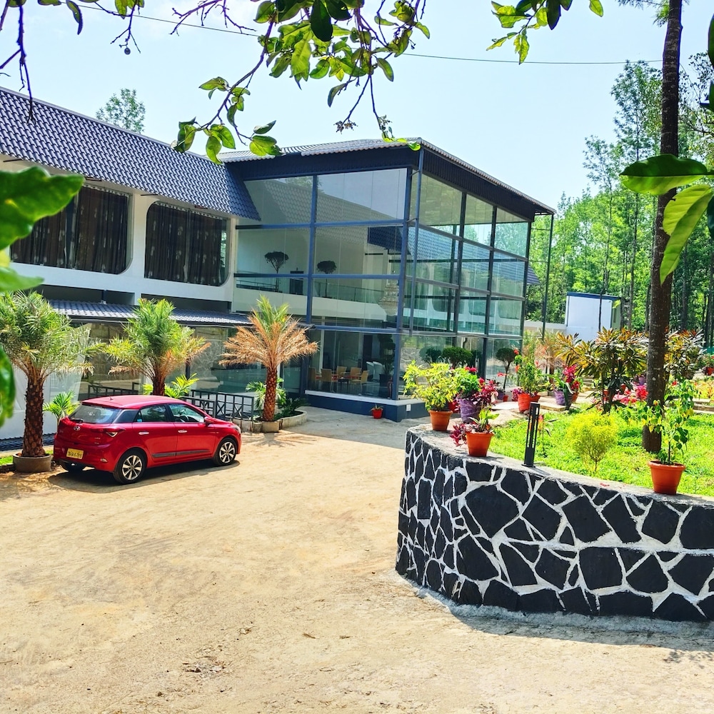 kolaahalam Mainland Resorts and Spa