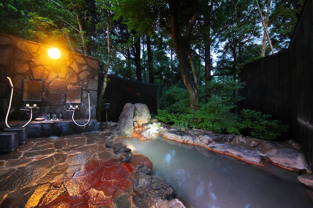 Sakura Sakura Hot Springs