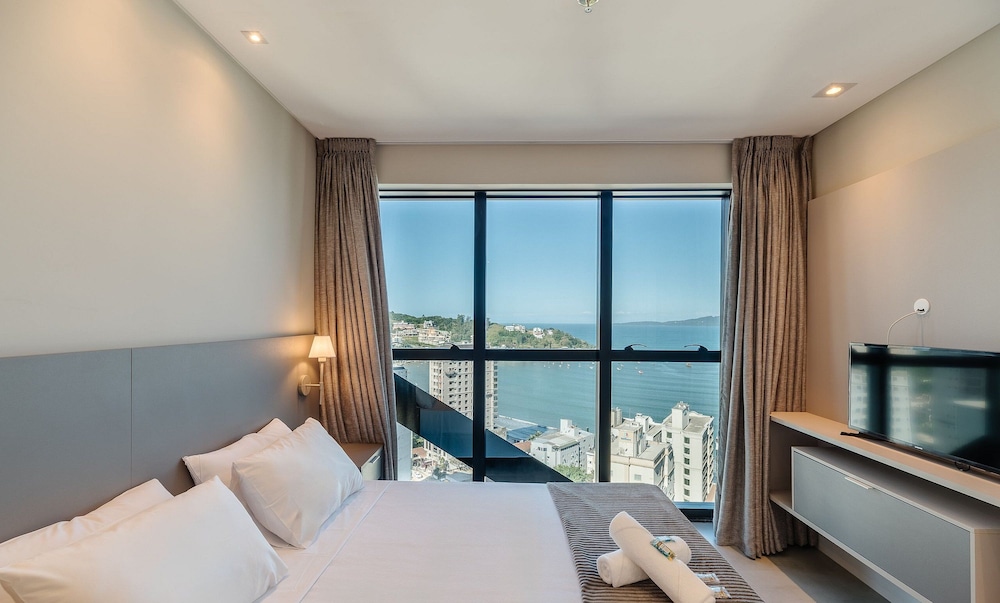 MHF II Apts Variados em Prédio com Vista para o Mar em Itapema