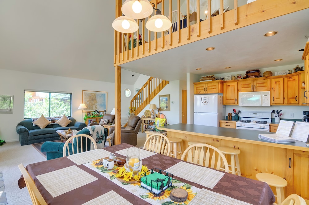 Pagosa Springs Chalet w/ Mtn Views, Near Downtown! view 5