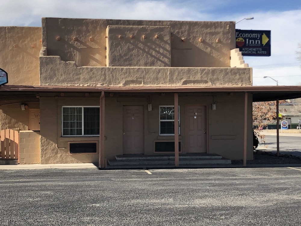 Farmington Vacations - Economy Inn - Property Image 6