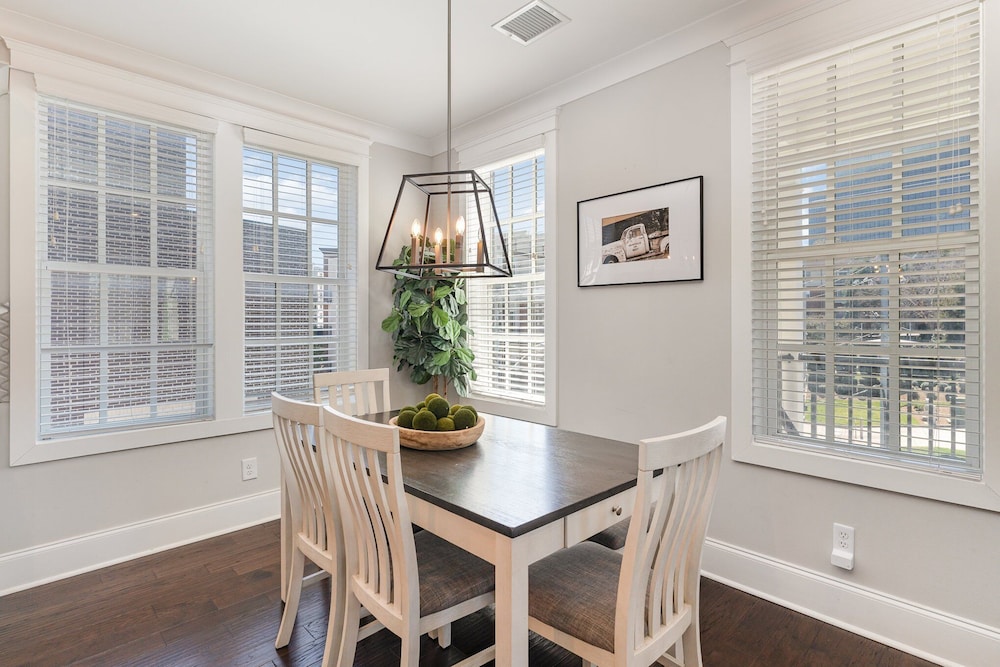 Belwood Manor-across From Parthenon-5 Min Broadway