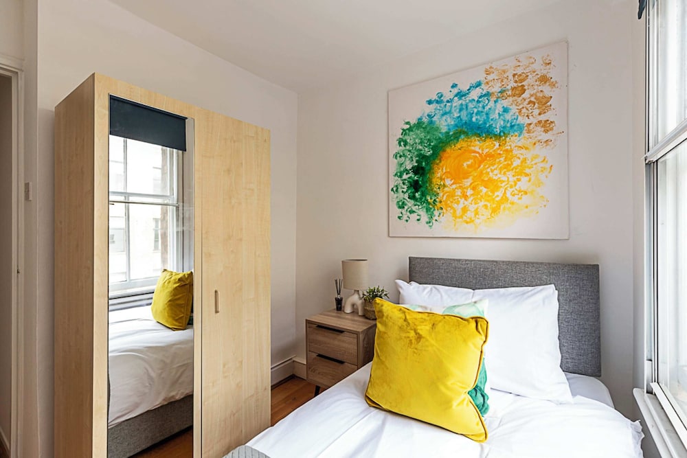 Stylish Flat In Vibrant Shoreditch view 4