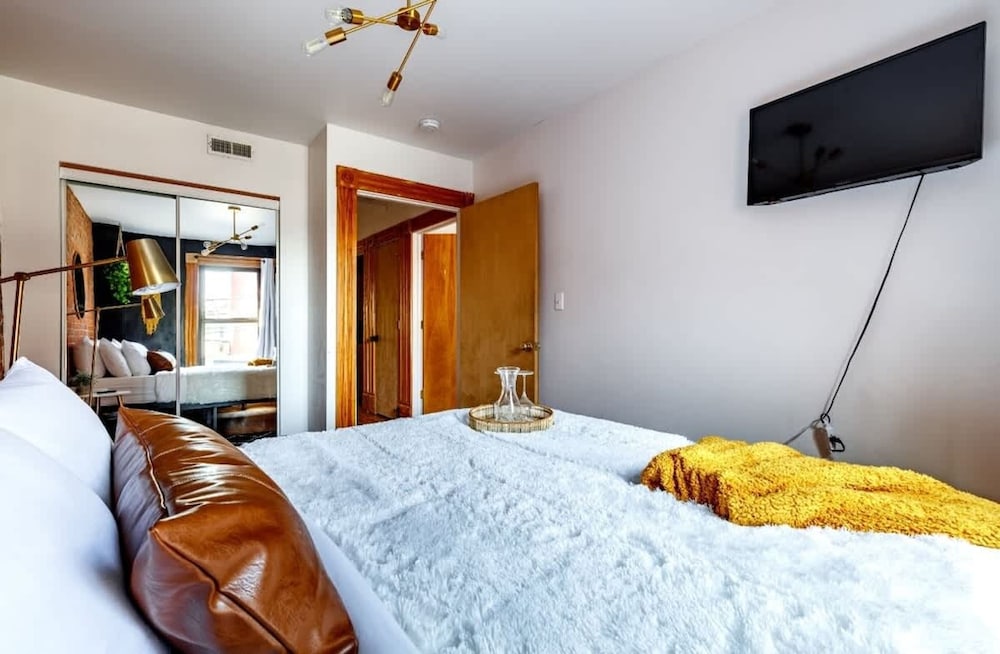 Prime Location Top Rated Clean Parking Free