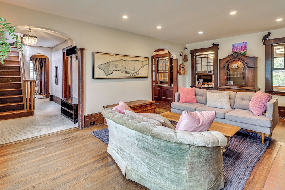 Easy Train Access to Nyc! Elegant Family Retreat