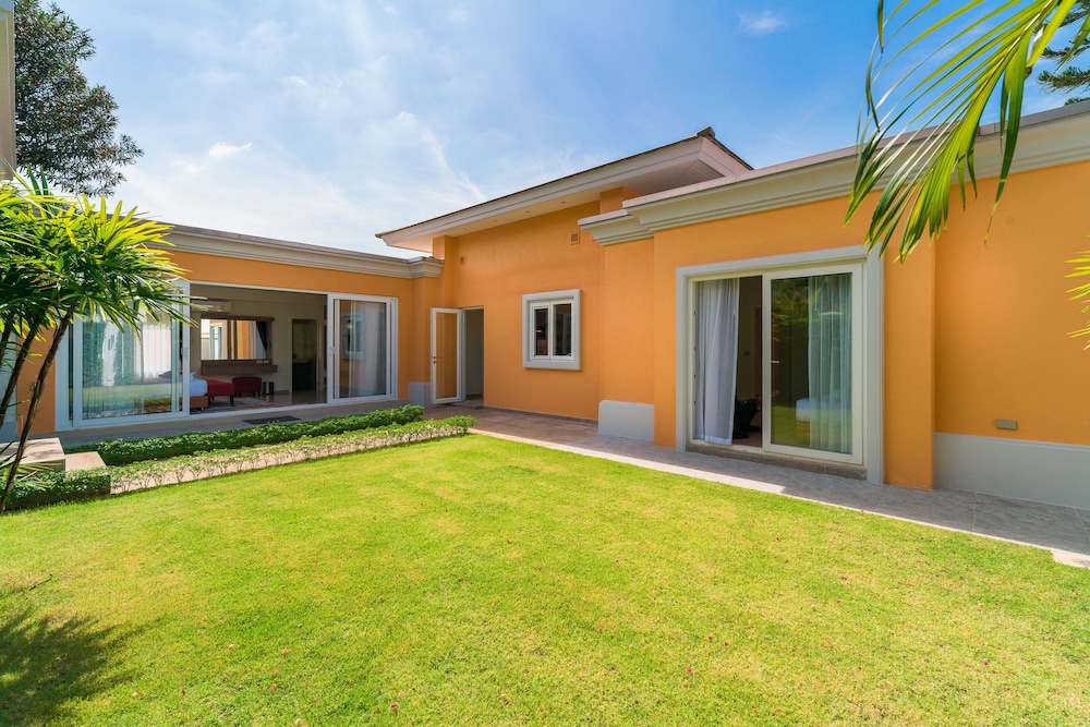 Luxury Pool Villa 604