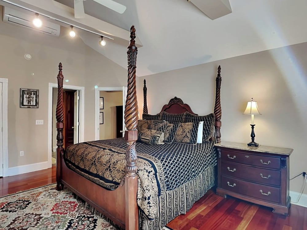 A Lakefront Paradise by Taylor Made Deep Creek