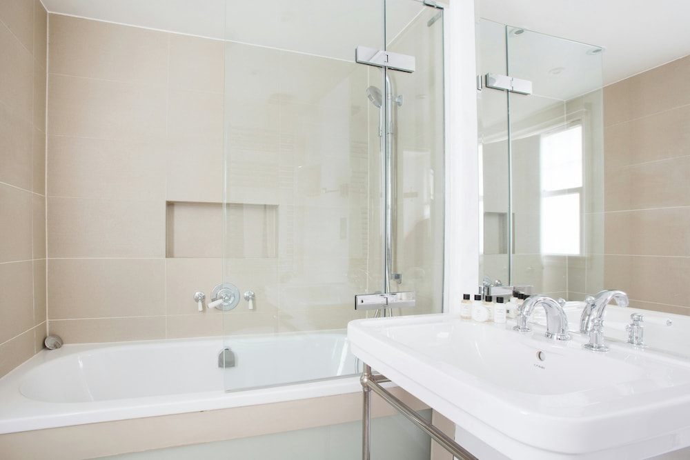 Courtfield Road II by Onefinestay