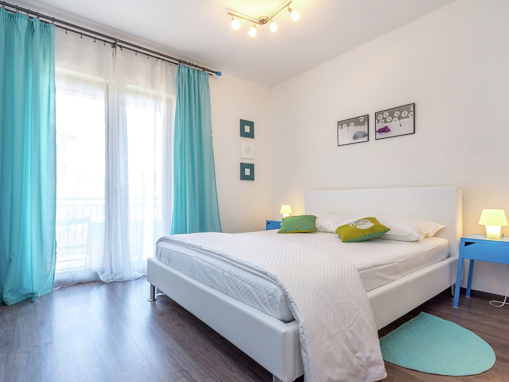Apartment in Pula Near City Center view 3