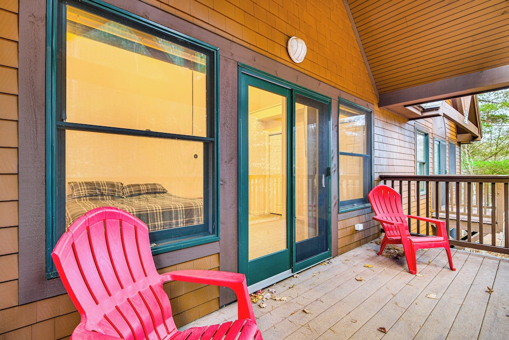 Ski-in/ski-out Condo at Pleasant Mountain!