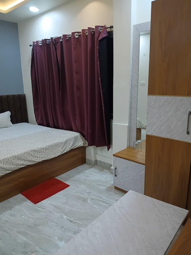 Hotel Keshav