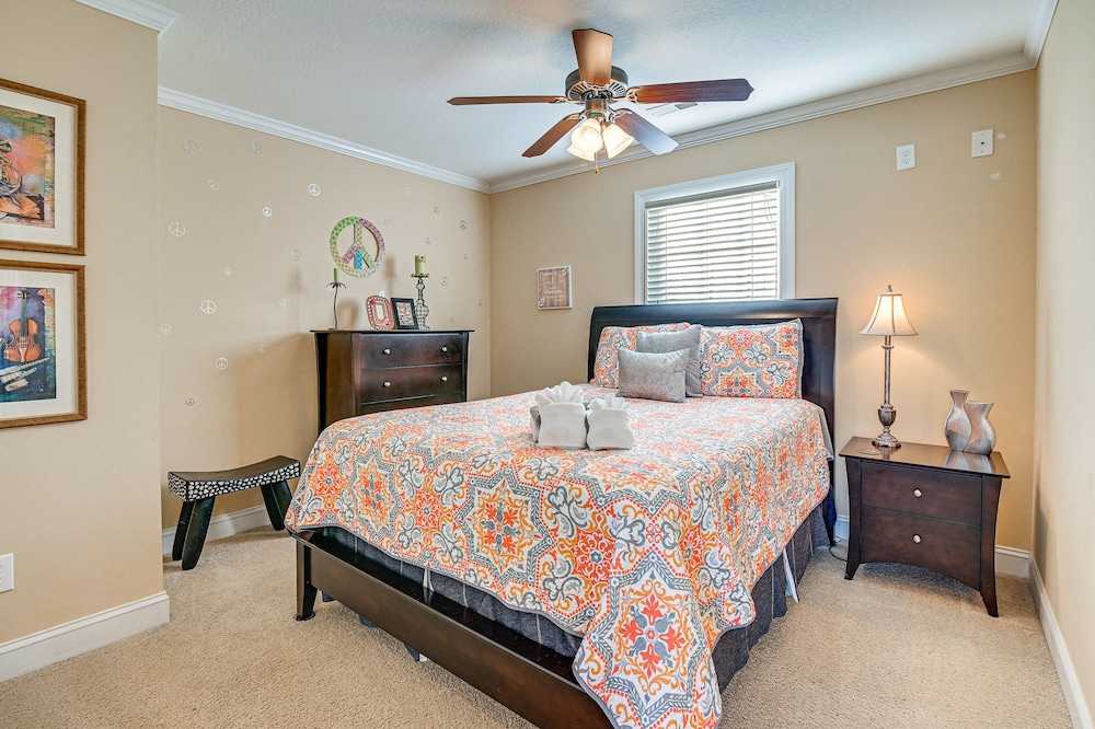 Spacious Murrells Inlet Home - Walk to Beach! view 4
