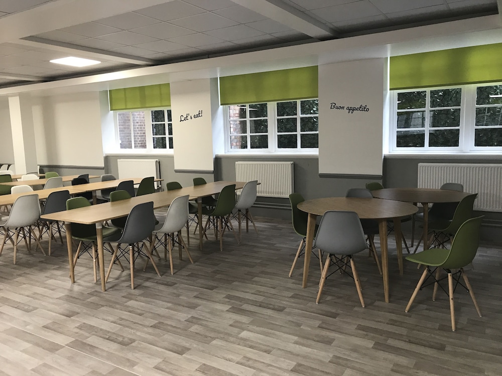 Bowden Court - Hostel