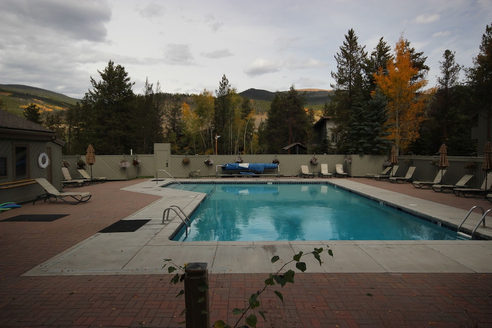 Flying Dutchman 1137 by SummitCove Vacation Lodging