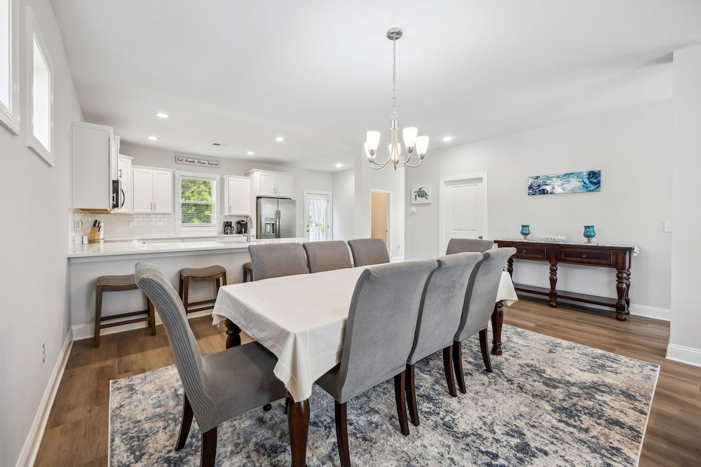 Stunning Newly Built Property In Litchfield Landing. 4 Bedroom Home by Peace Vacations view 2
