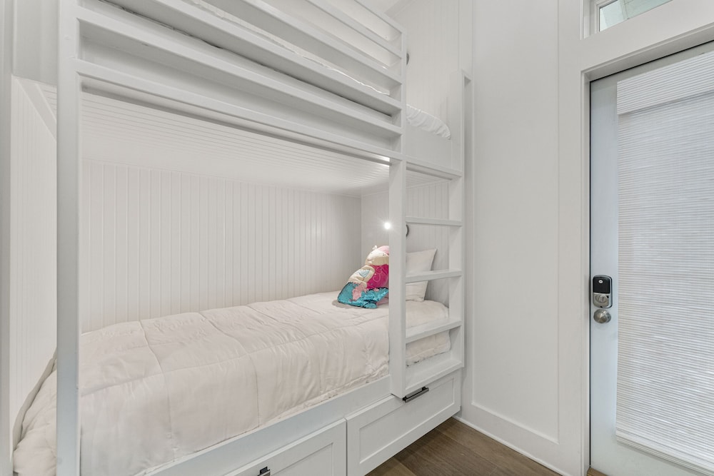 Magnolia Cottages by the Sea by Panhandle Getaways