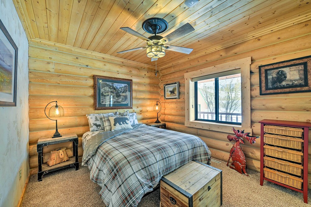 Charming Bedford Cabin w/ Private Hot Tub! view 5