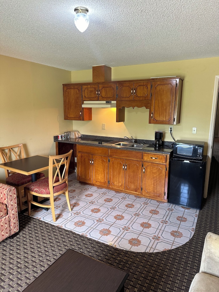 Royal Inn - Property Image 1