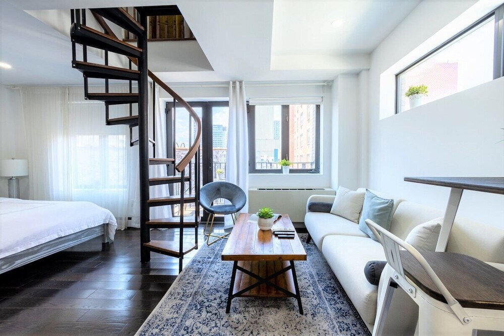 809 Midtown Apartments