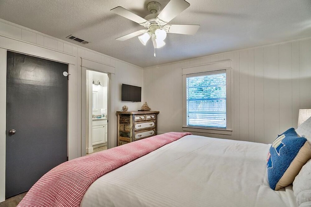 GOOD THYMES 3 Bedroom Holiday Home by Five Star Properties