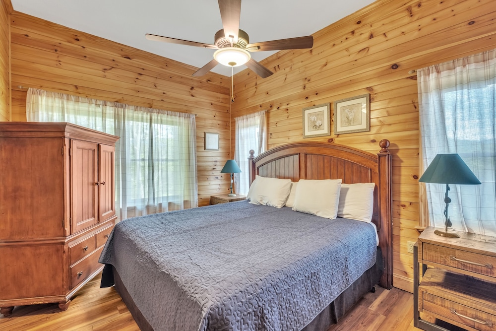 Heavenly Views - Amazing Mountain Views 8 Bedroom Cabin by Heavenly Views Resort view 3
