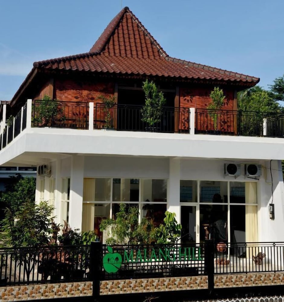 Malang Hill Gallery & Homestay