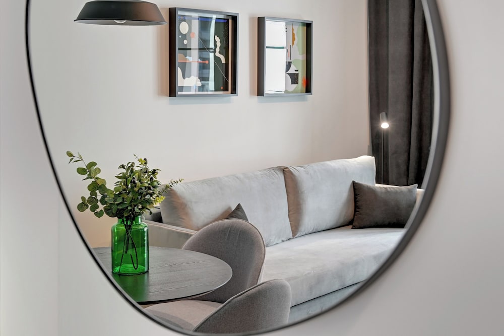 Doki Living - Foodhall & Parking by Downtown Apartments