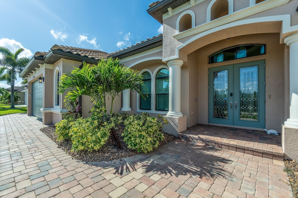 The Lazy Tortuga in Port Charlotte view 5