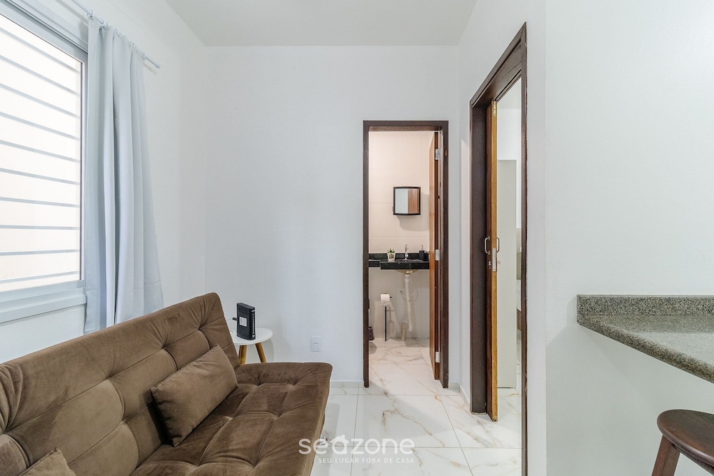 Apt Just Minutes From Lagoa da Conceicao - Sis0005