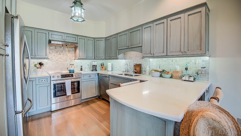 Cozy Oceanview Villa Just Steps From Beach And Pool 3 Bedroom Villa by Peace Vacations view 2