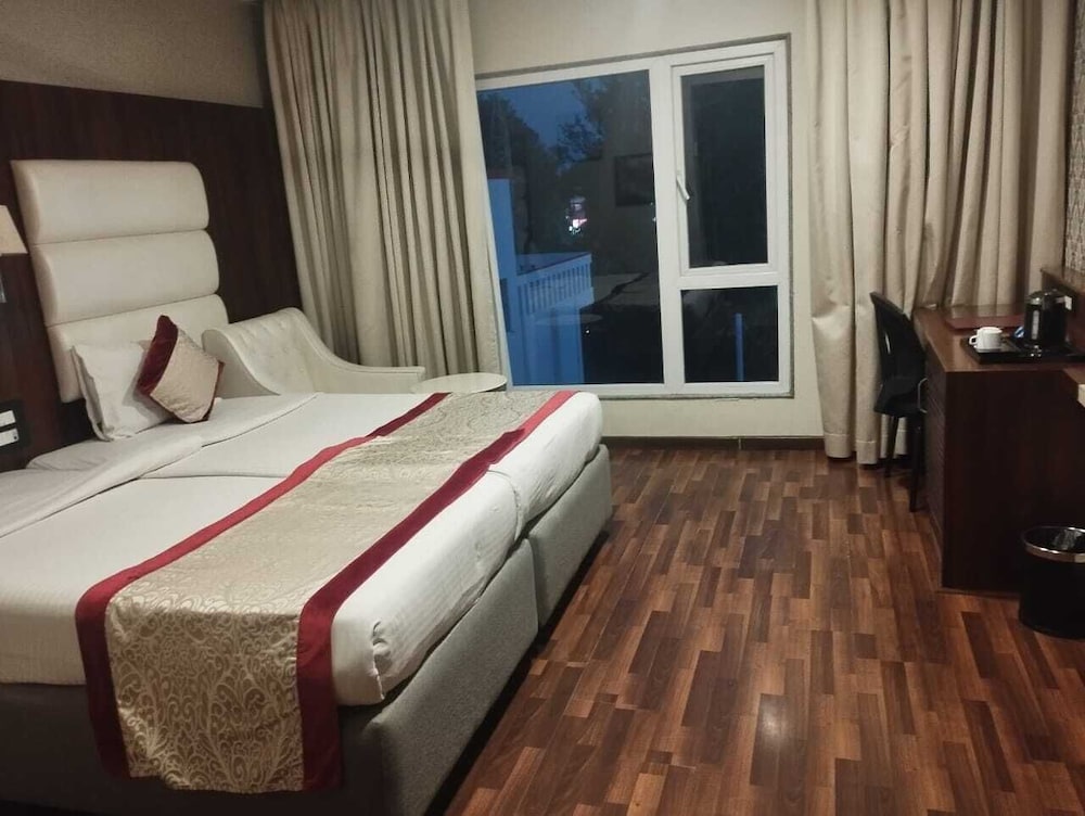 SS LUMINA HOTEL