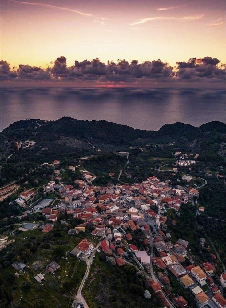 Photo 43
