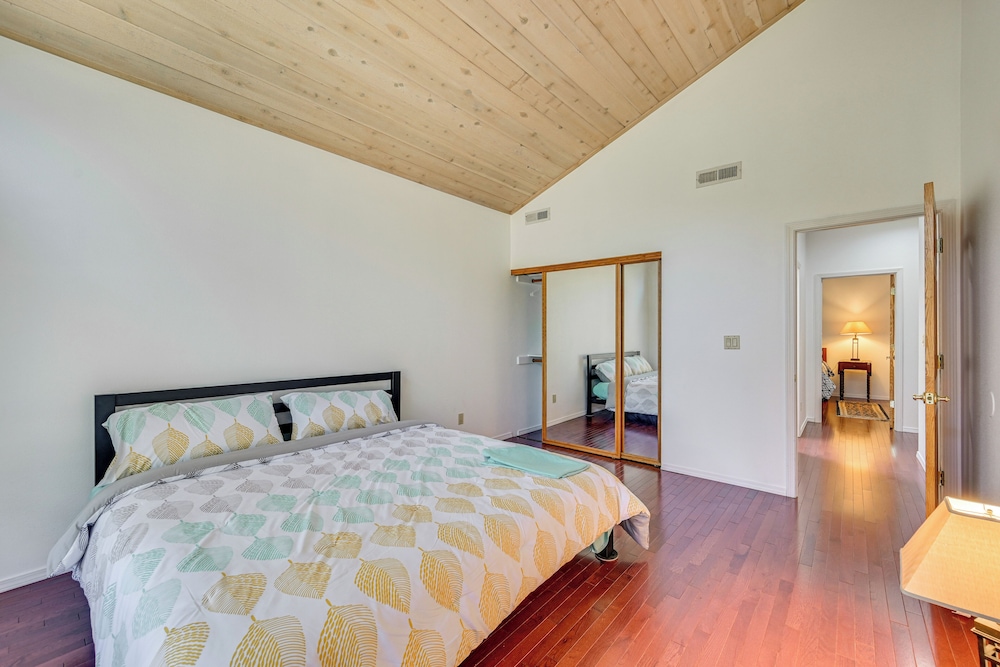 Forested Home in Flagstaff w/ Large Deck & Grill!