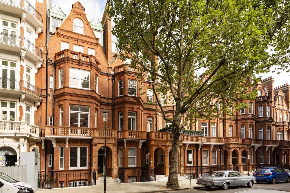 The Knightsbridge Suite Next to Sloane Square — London