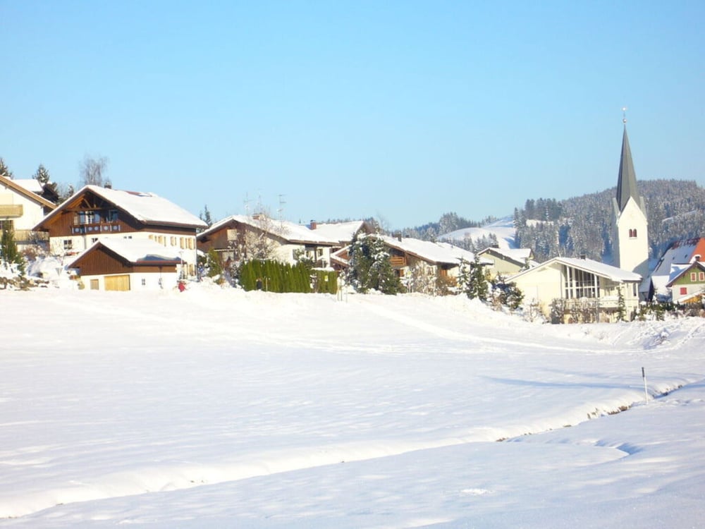 Haus Nett Modern Retreat