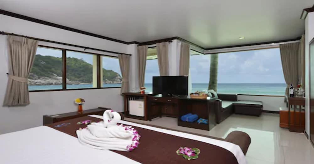 Phangan Bayshore Resort