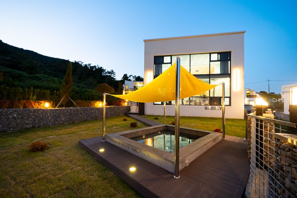Baekya Pool Villa & Kids view 4