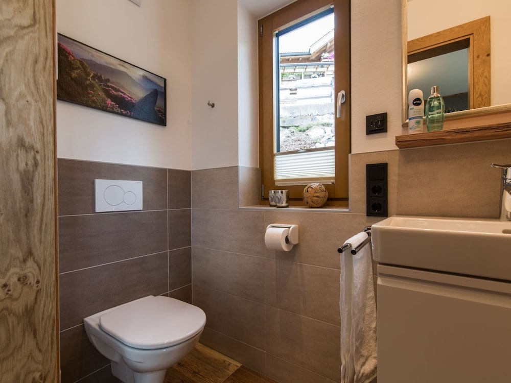 Affluent Chalet in Neukirchen near Wildkogel Ski Arena