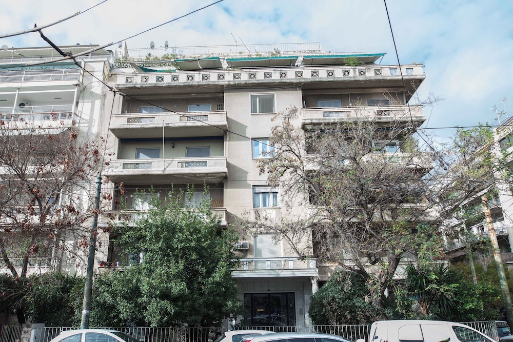 Lovely Brand New Studio byVictoria Metro