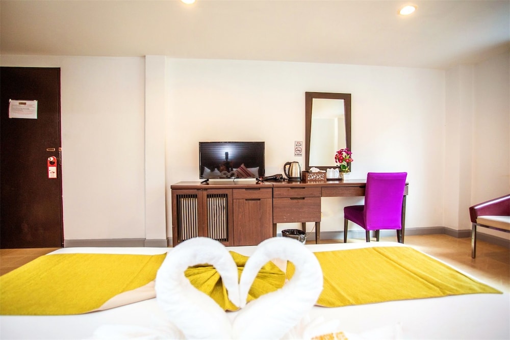 Patong Sino House