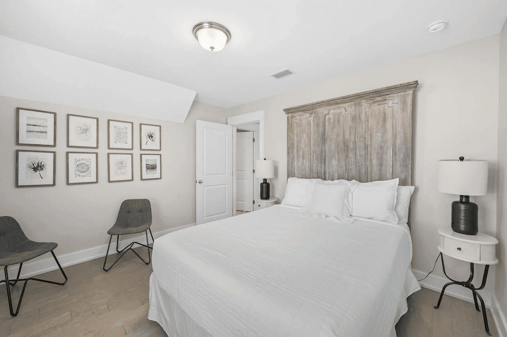 Nacho Beach House by Avantstay Inlet Beach Sleeps 10 + Pool