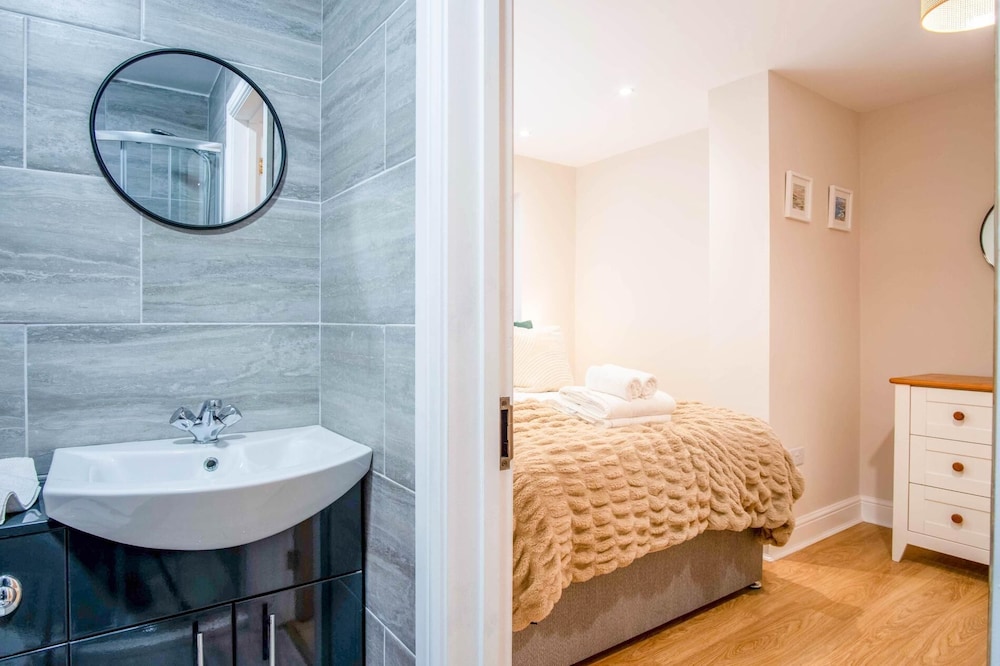 Seascape Retreat - 3 Bedroom Flat - Porthcawl