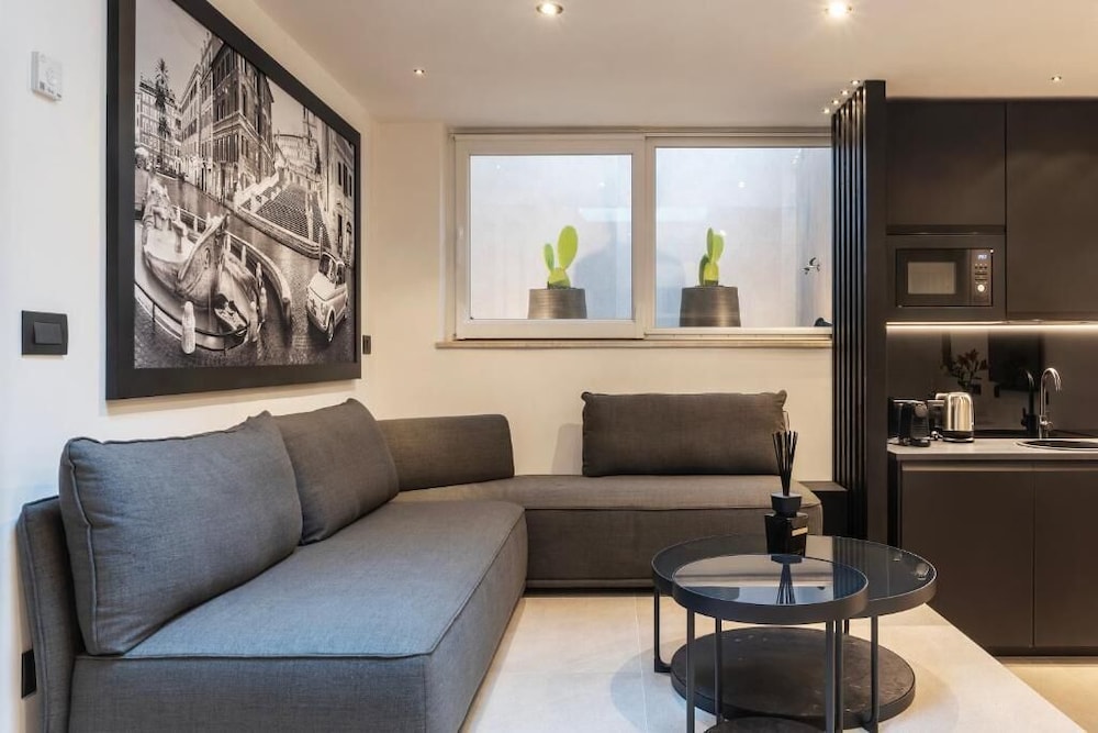 JOIVY Elegant Suites Near Villa Borghese