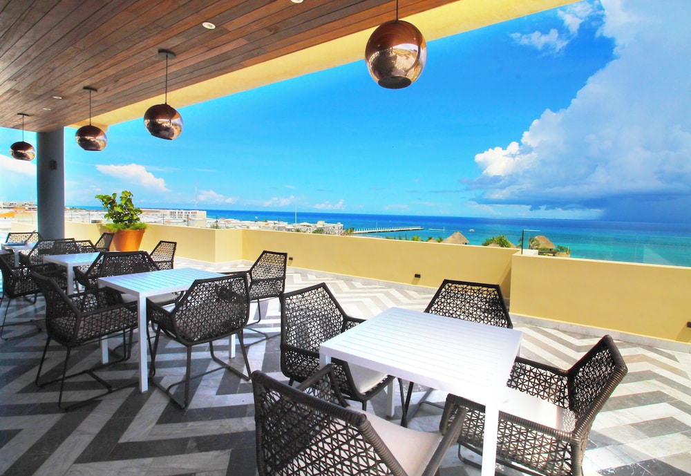 Joy Apt with rooftop and panoramic views