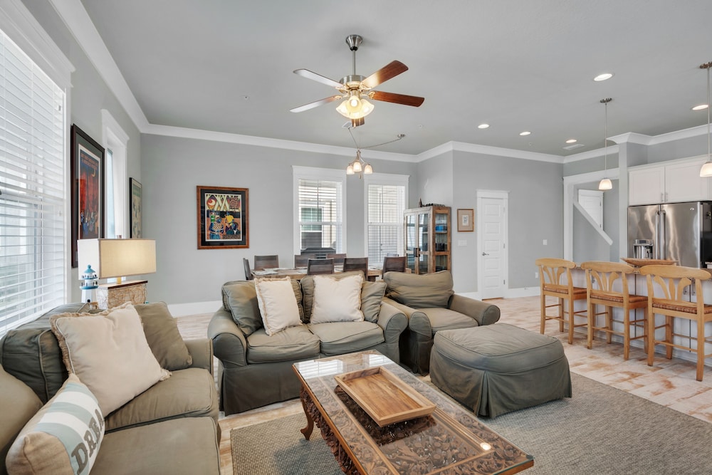 Camp David 4 Bedroom Cottage by RedAwning