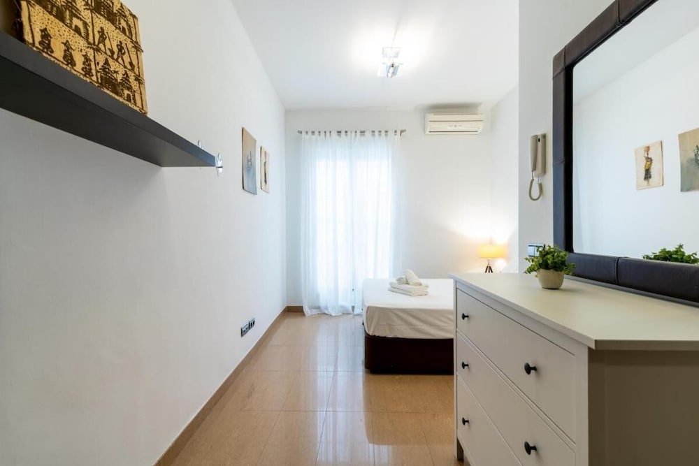 Charming Apartment in El Arenal, Sevilla's Heart