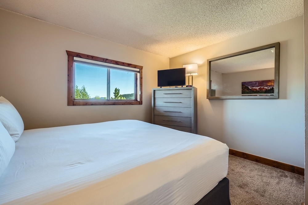 Sawmill 307 2 Bedroom Condo