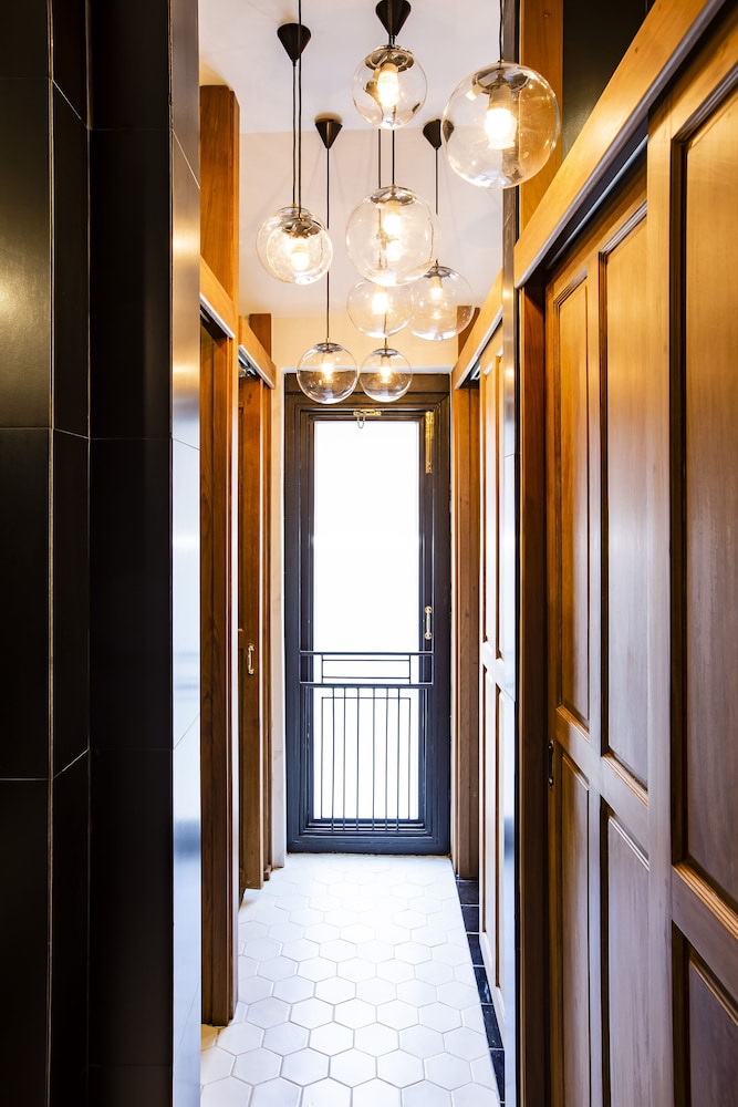 KhunLuang Hostel - Adults Only