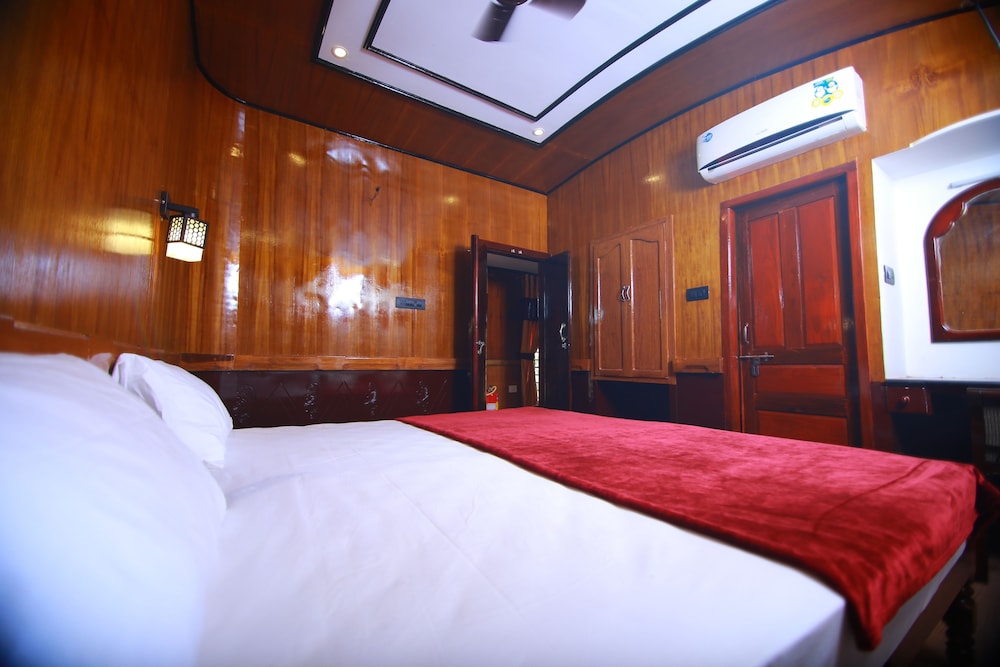 My Trip Houseboat